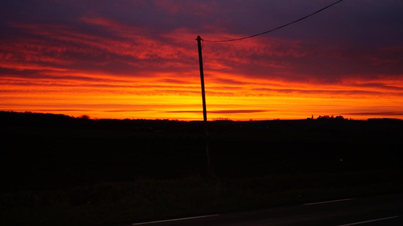 Appartamento Sur La Route Des Monts Bailleul  Esterno foto